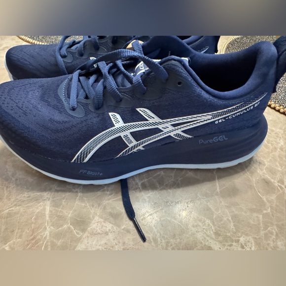ASICS® GEL-CUMULUS® 27
Running Shoe (Men) Size 9 - Picture 12 of 16
